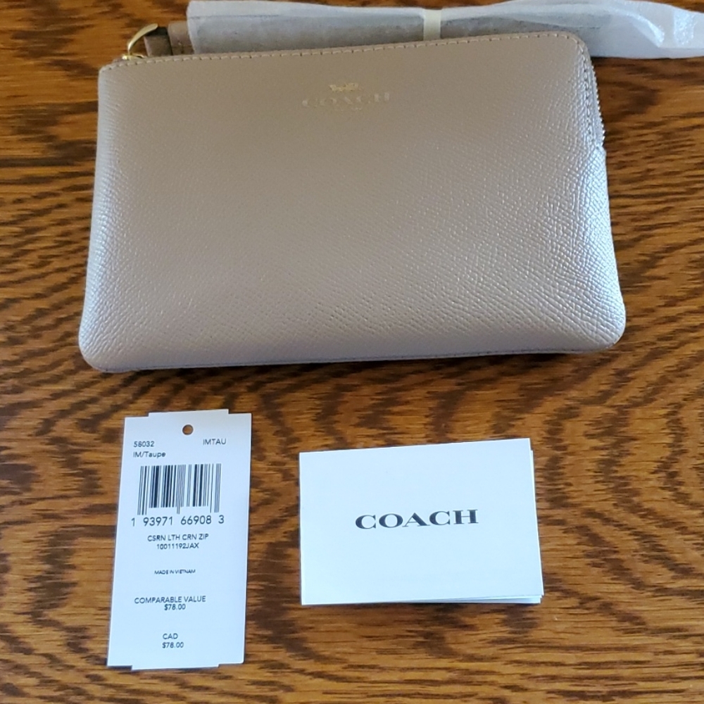 Coach Corner Zip Wristlet